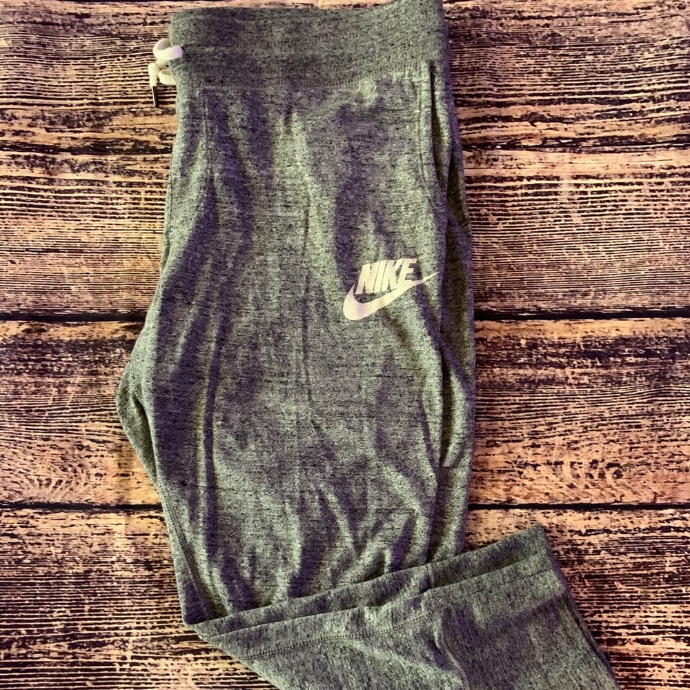 Women’s Nike Lounge Crop Pants - Grey - L